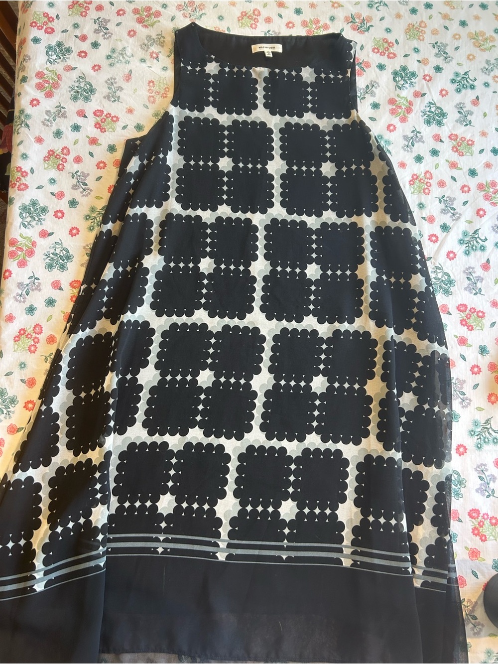 Max Studio Black and White Sleeveless Geometric Midi Dress